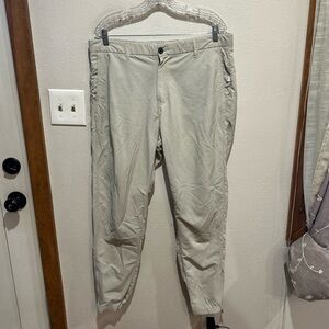 Onia Men’s Golf Pants 34 Beige Khaki Nylon Slim Tapered Ankle Zip Tech EUC
